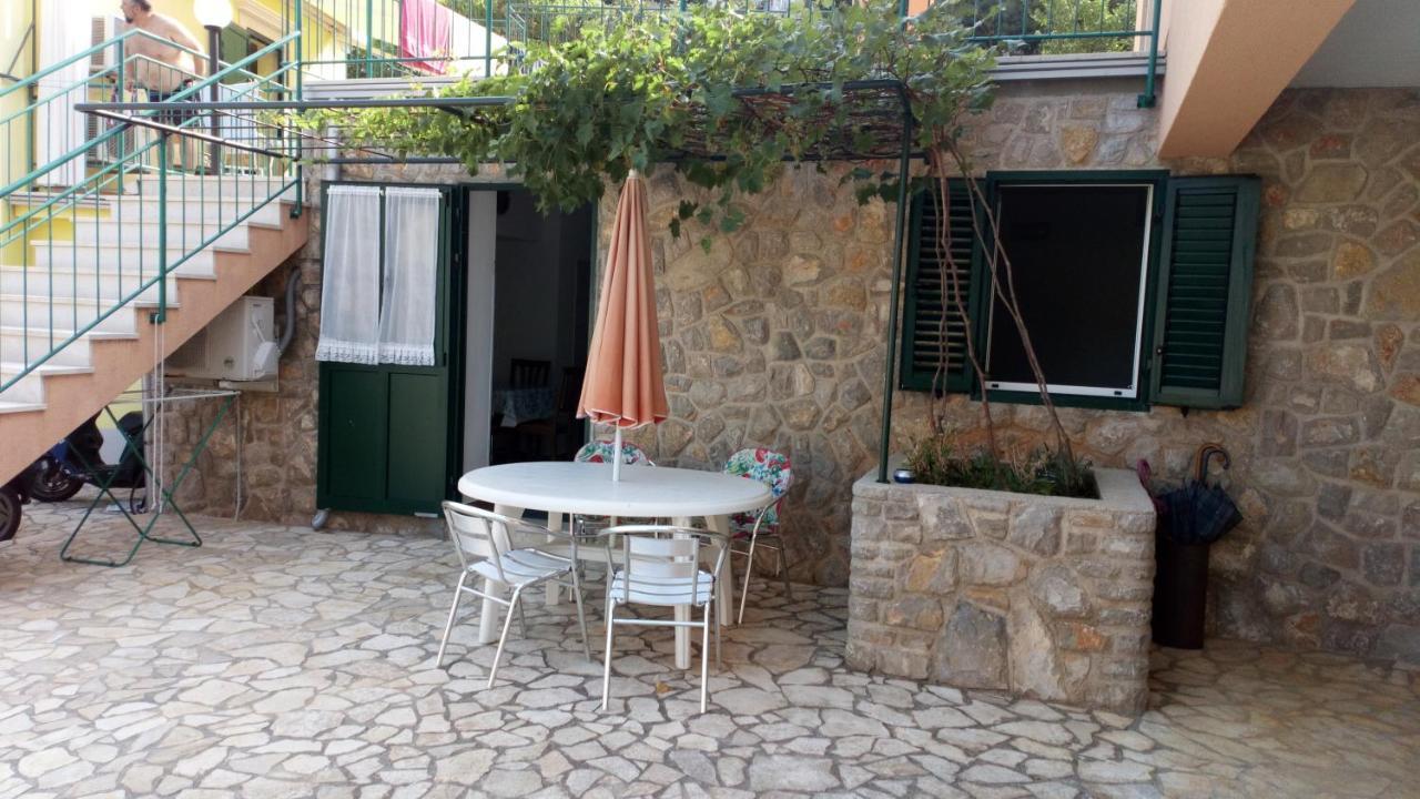 Antonio Apartman 2 Lussingrande Esterno foto