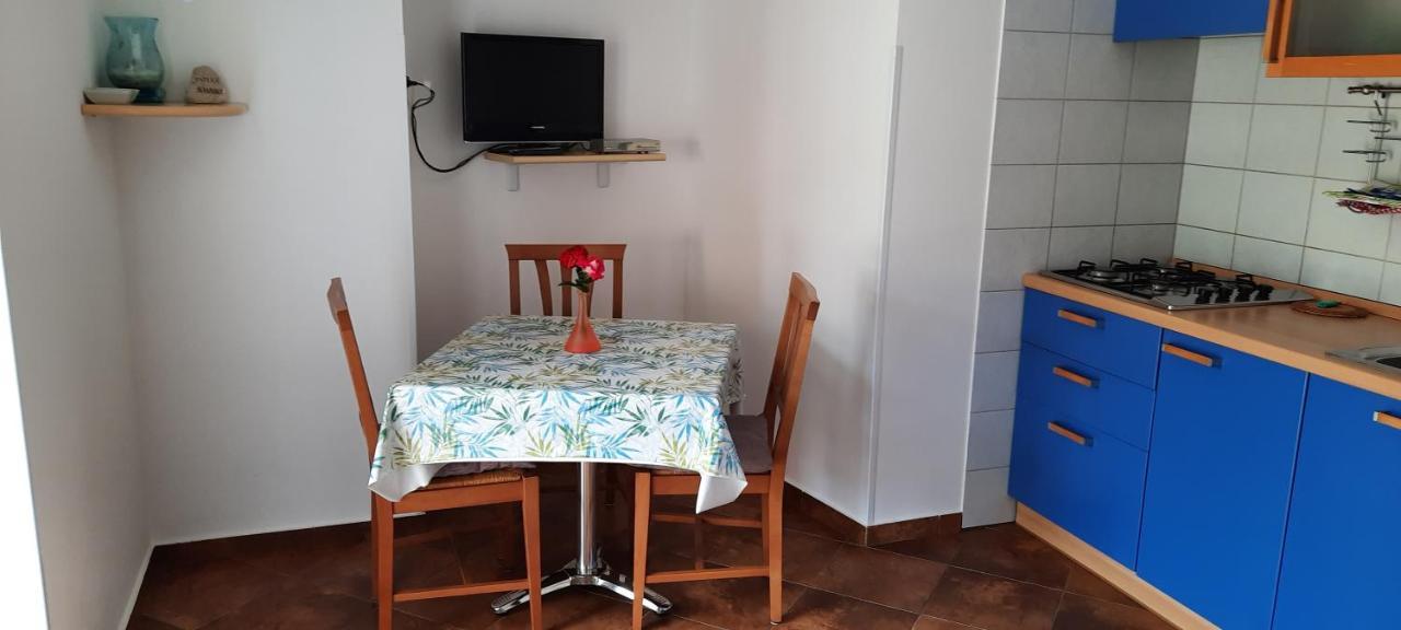 Antonio Apartman 2 Lussingrande Esterno foto