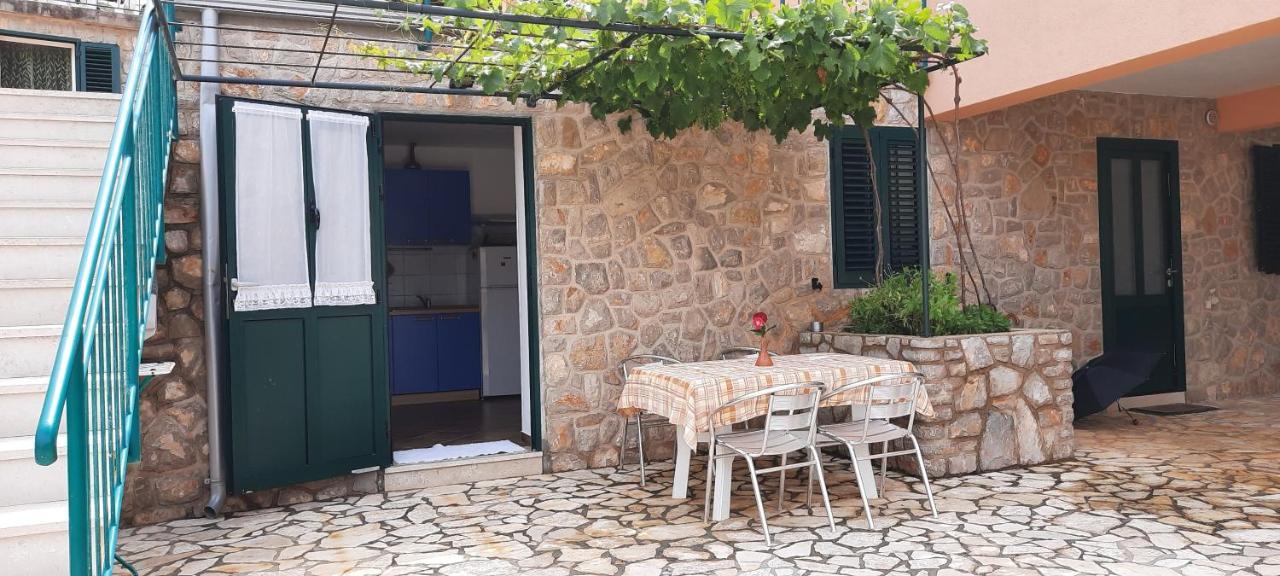 Antonio Apartman 2 Lussingrande Esterno foto